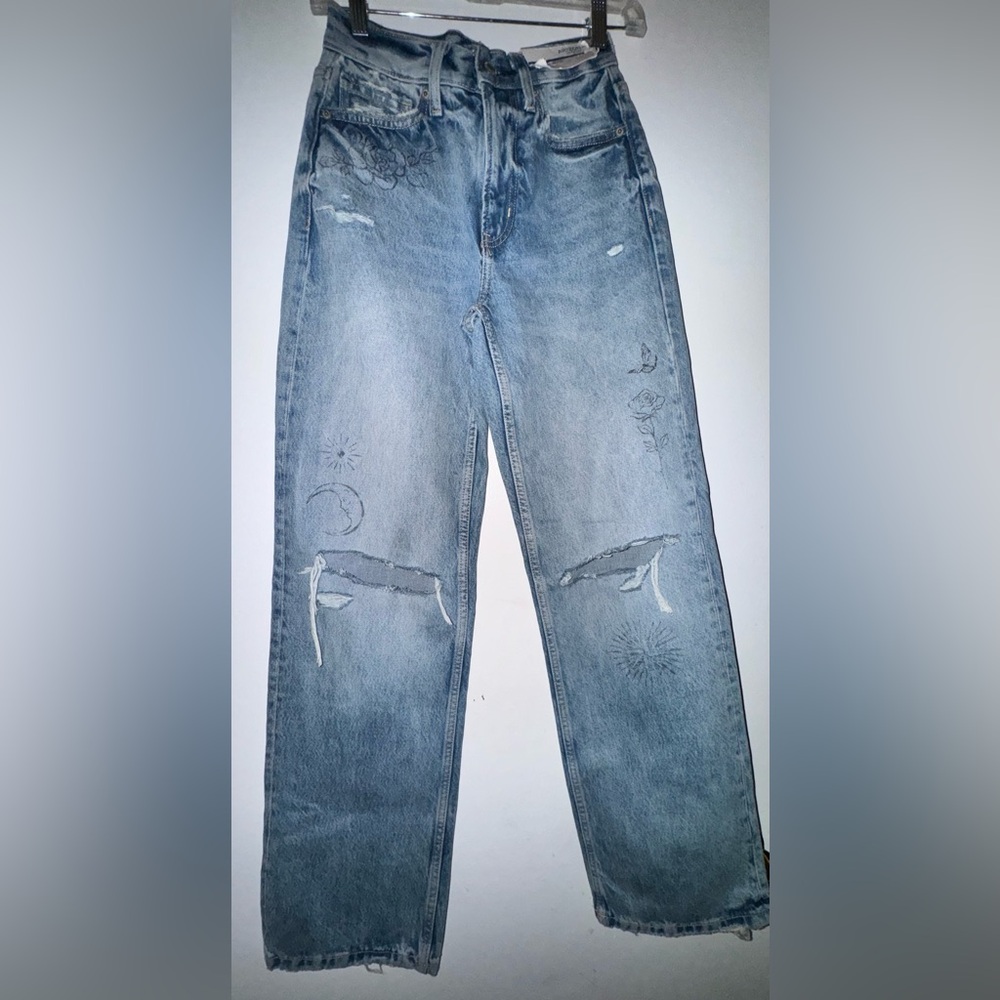 NWT Arizona Womens Straight Leg Jean size 5 Y2K fashion high rise